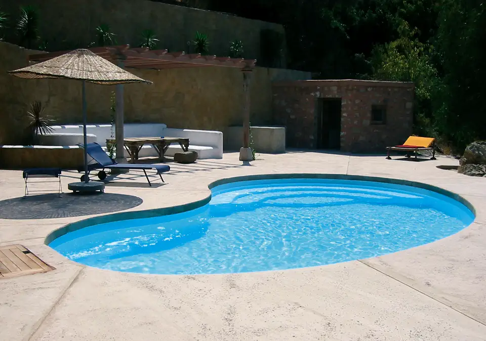 Desjoyaux Pool mit individueller Treppe