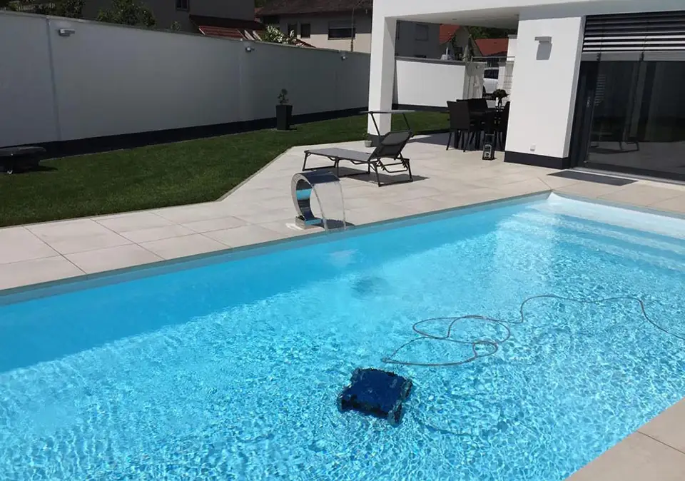 Individuell geplanter Gartenpool in Hamburg