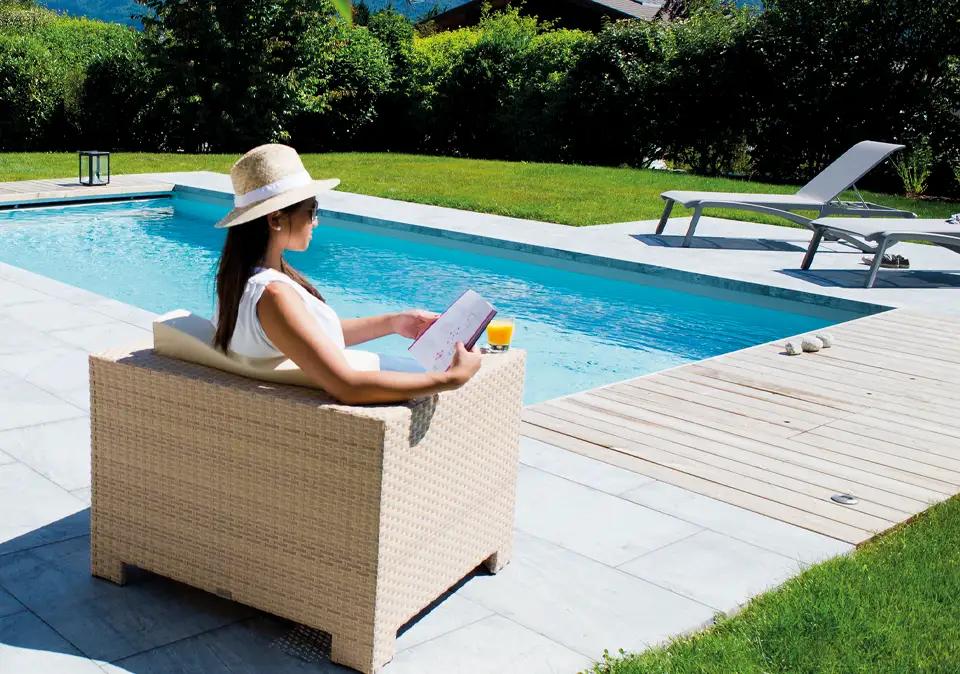 Individuell geplanter Gartenpool in Kiel
