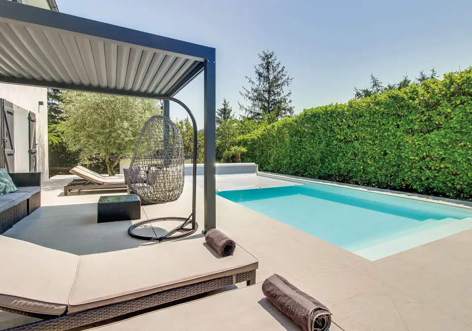 Individuell geplanter Desjoyaux Pool