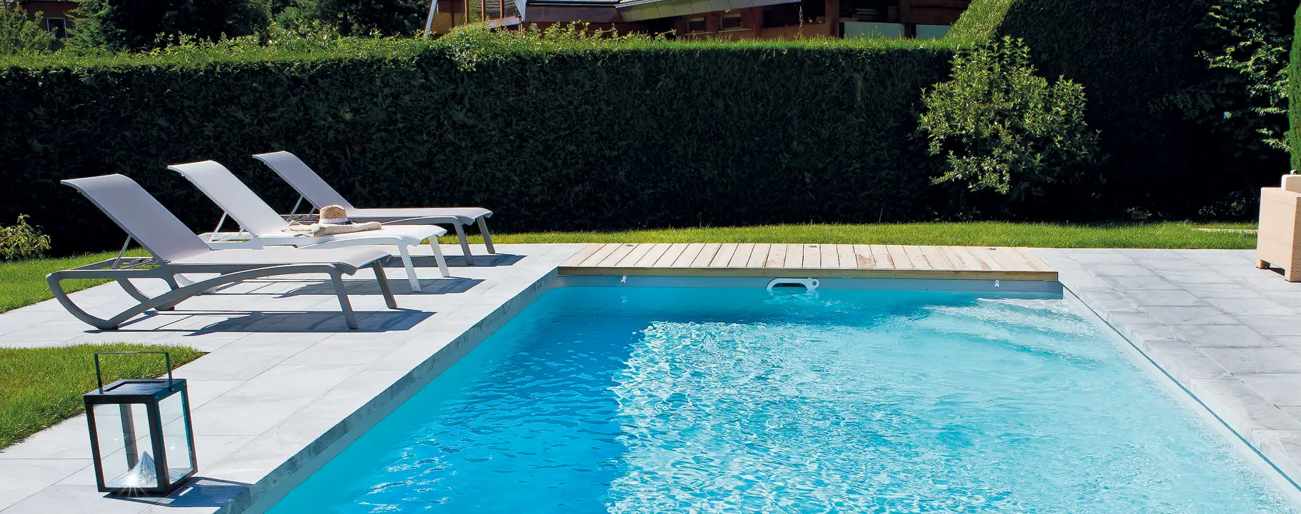 Swimmingpool mit Terrasse und Garten im Raum Chemnitz