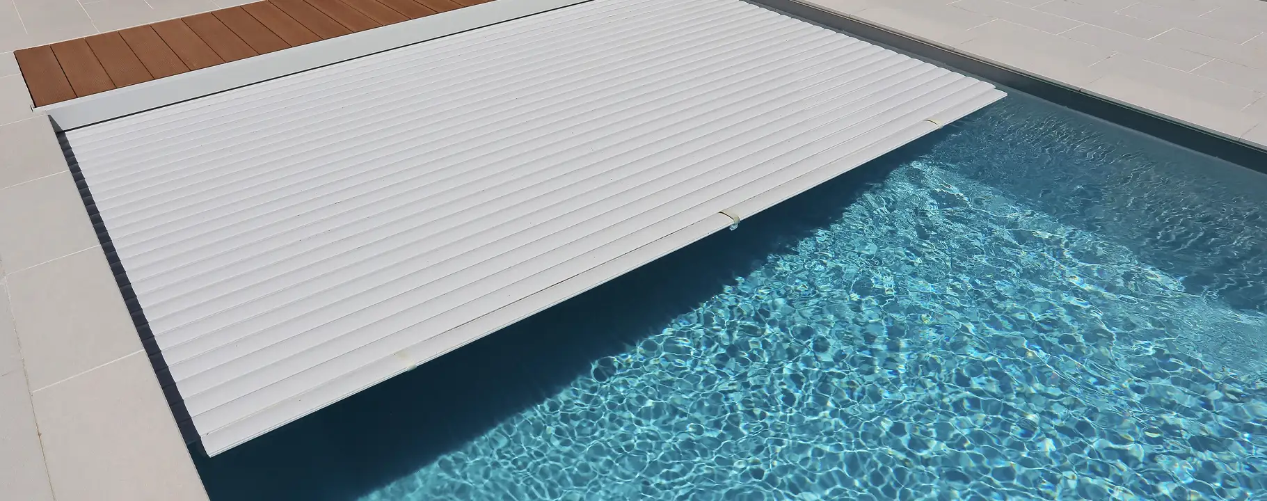 Swimmingpool mit Terrasse und Garten im Raum Heidelberg