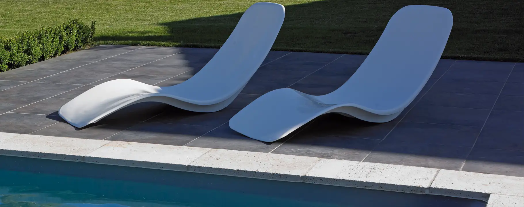 Swimmingpool mit Terrasse und Garten im Raum Kiel