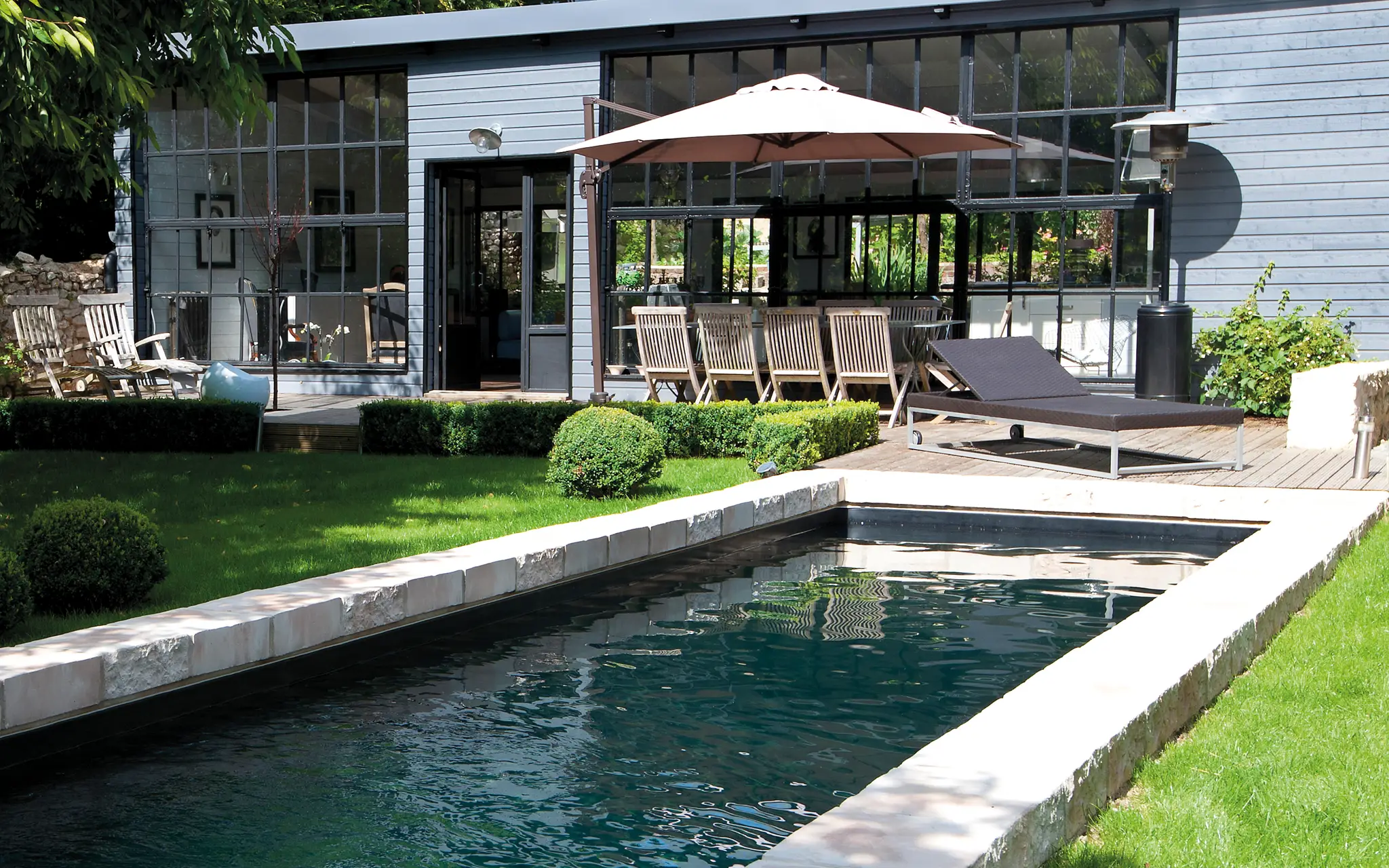 Pool im Garten in Köln