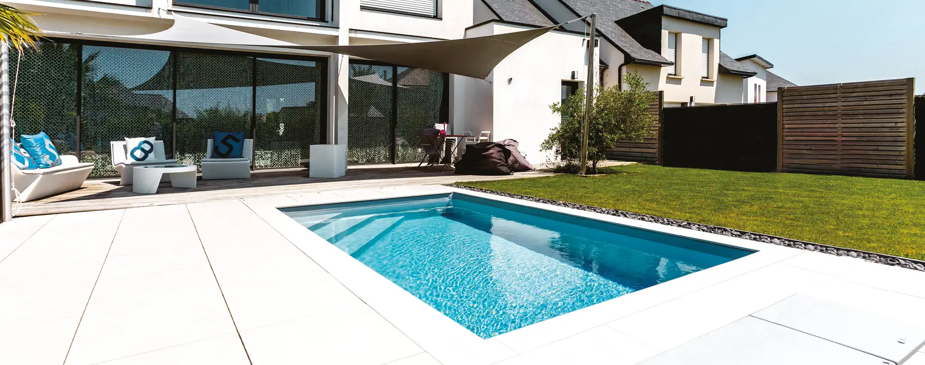 Individueller Swimmingpool im Raum Köln