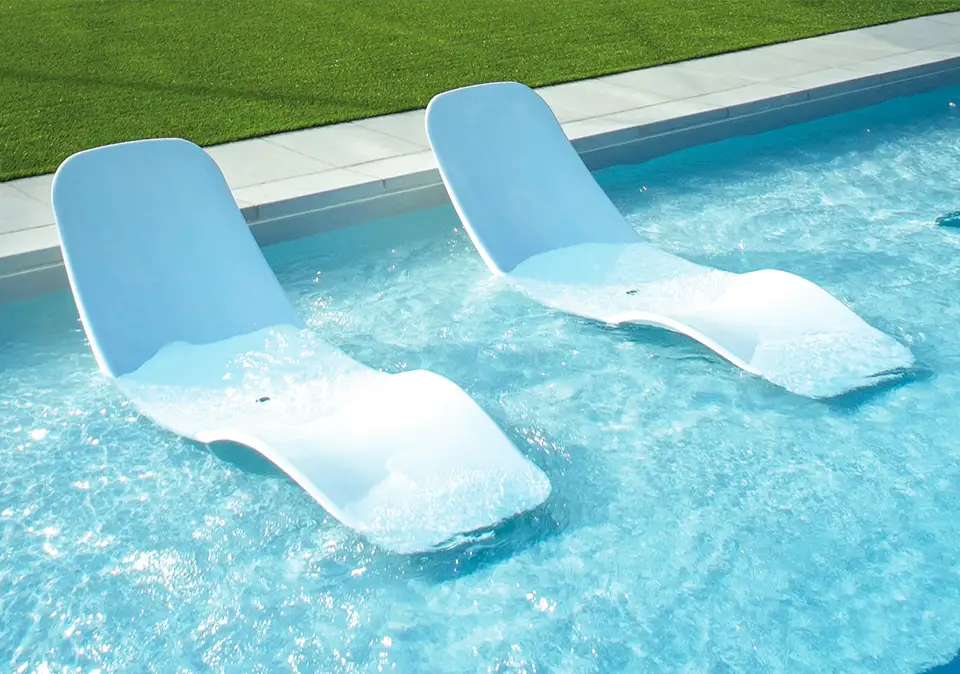Swimmingpool mit integrierter Pooltreppe