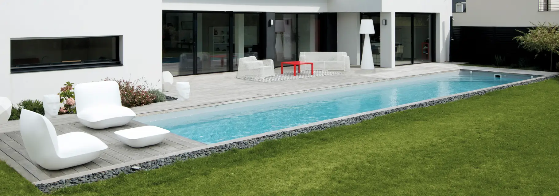 Swimmingpool als Teil der Gartengestaltung